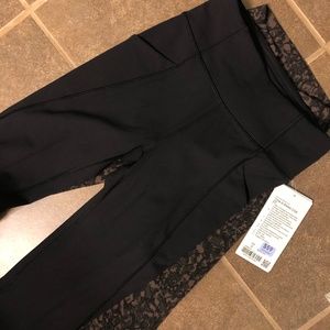 NWT Lululemon Size 4